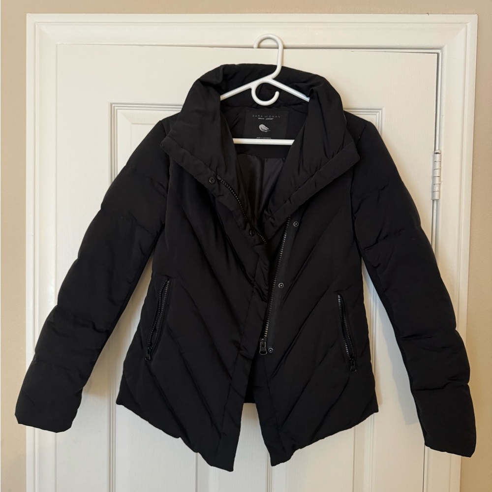 Zara Women’s Down Jacket Size Small in Black